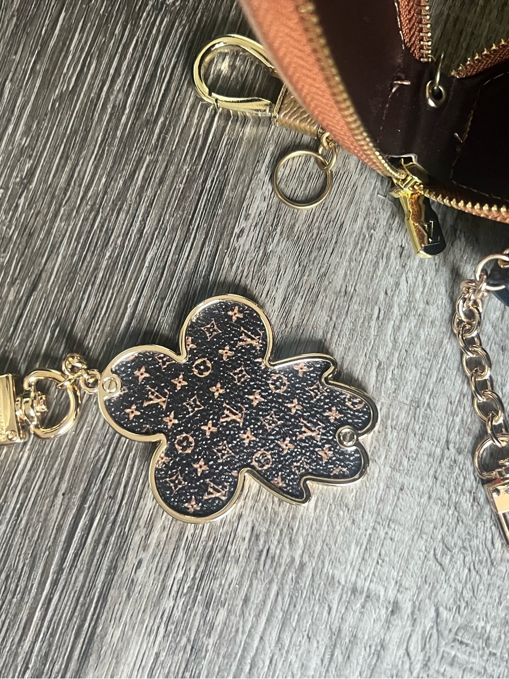 Louis Vuitton Monogram Brown & Tan Key Pouch with Charm and Card Holder - Picture 6 of 11